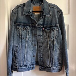 Levi's Washed Blue Denim classic Trucker Jacket